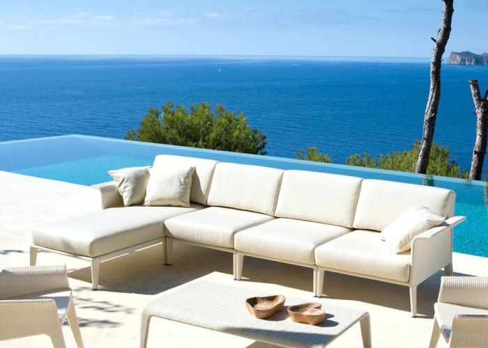 Outdoor Sofa Dubai | Get Outdoor Garden Sofas in UAE 2022