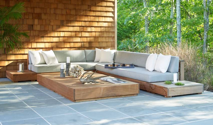 Features Of Sofas For Outdoor Living Space